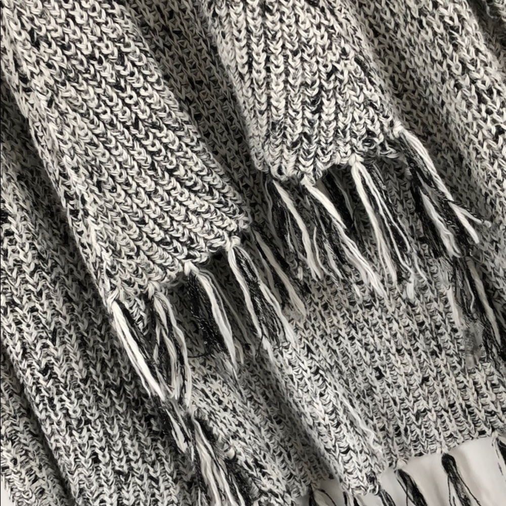 Sweater with Fringe - Picture 6 of 8